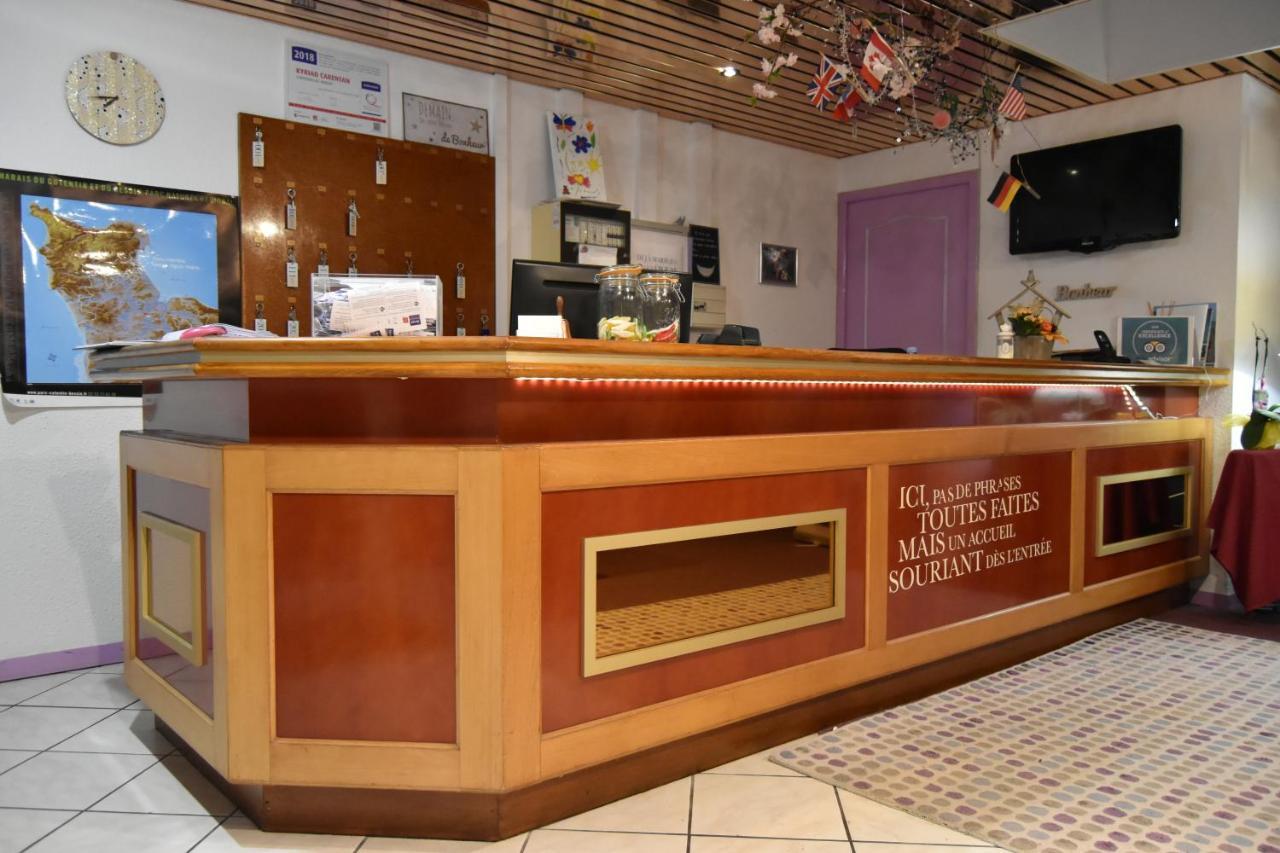 卡朗唐基里亚德餐厅酒店 外观 照片
